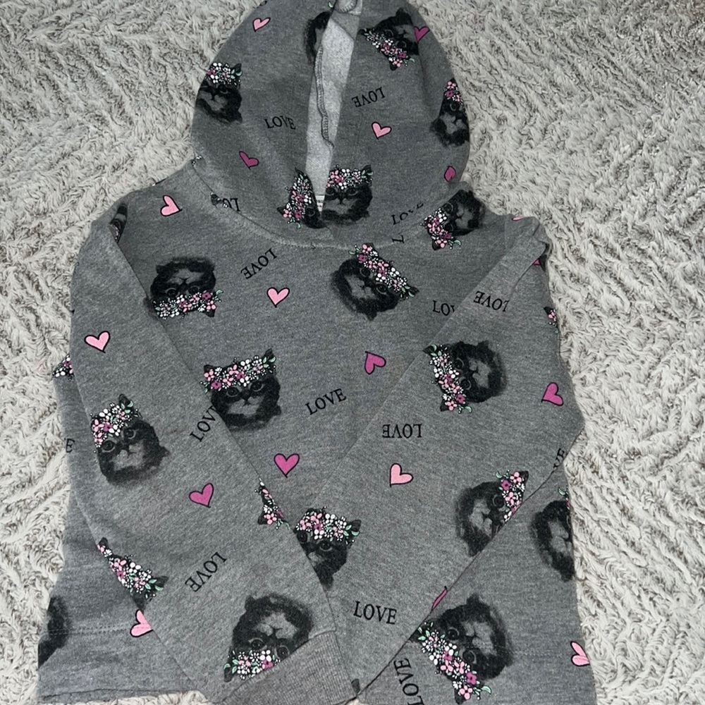 Very cute hoodie‎ with cats detailing